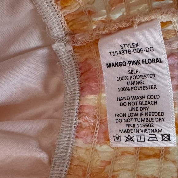 LUSH FLORAL PRINT SMOCKED WAIST PUFF SLEEVE TOP MANGO PINK FLORAL LARGE - Picture 6 of 6